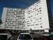  grand immeuble en V